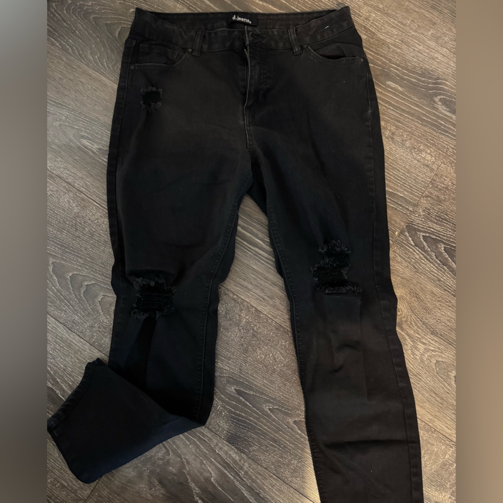 Ripped Jeans 👖NWOT